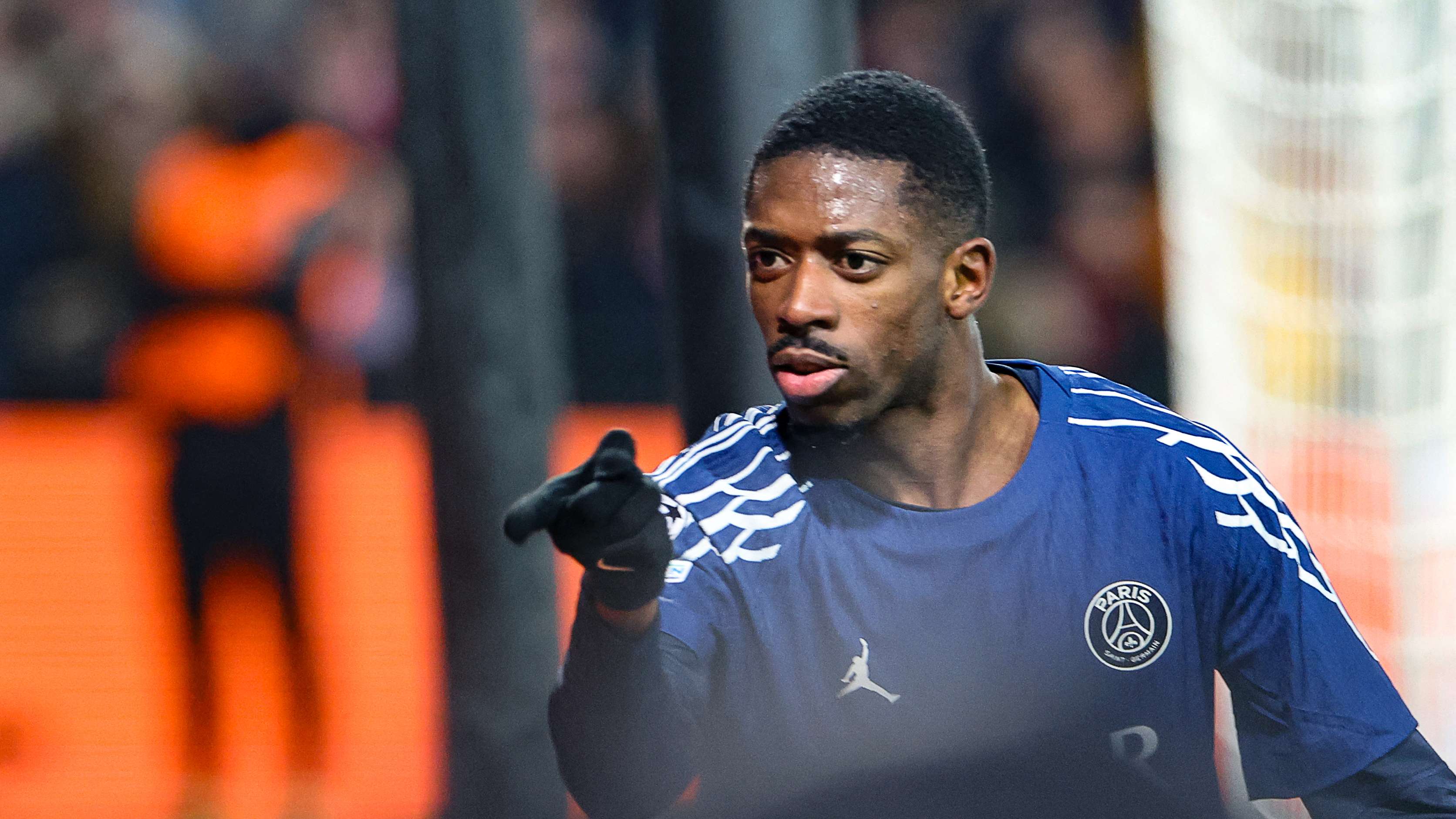 通过镜头回 通过镜头回